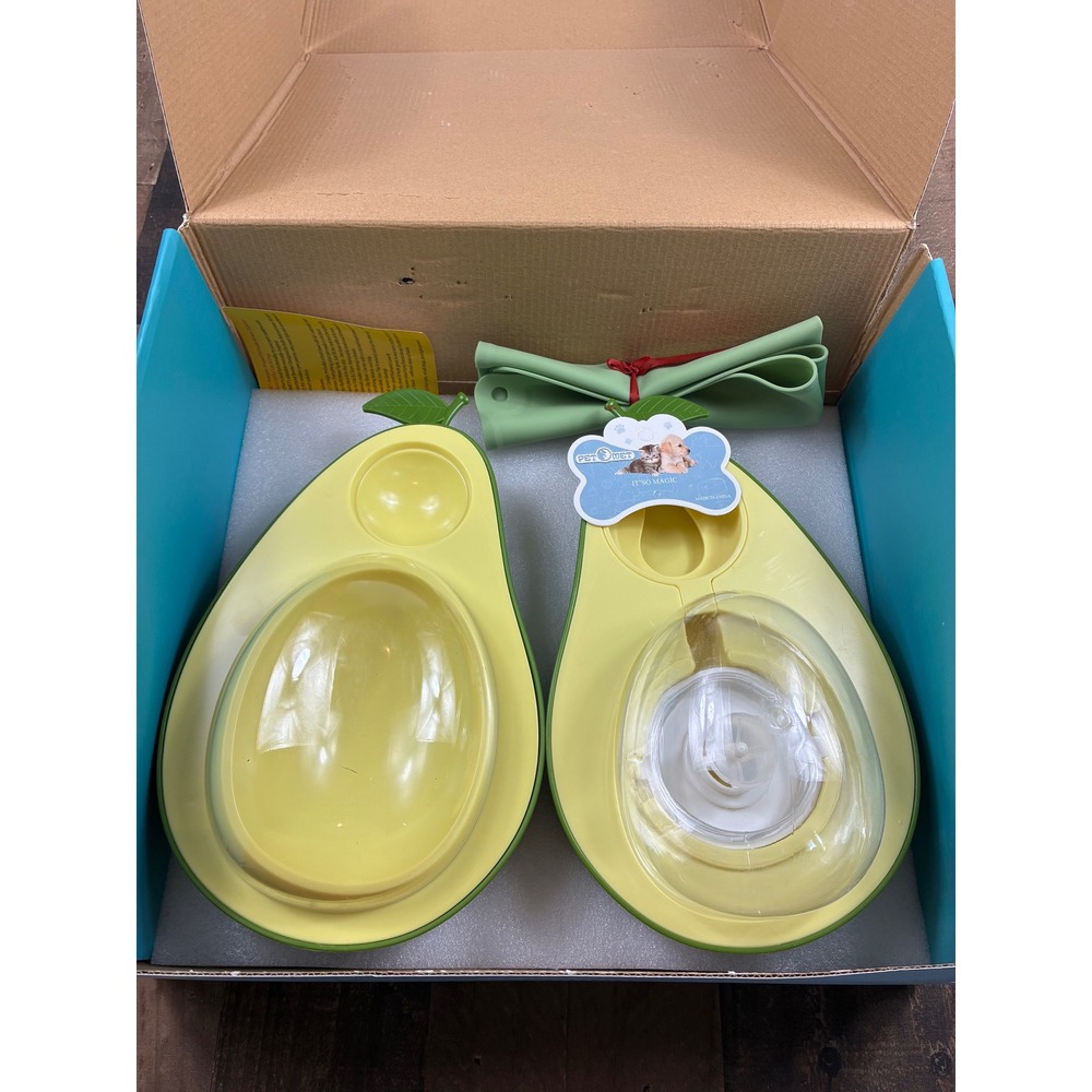 Pet Met Avocado Shaped Pet Slow Feeder‎ and Water Bowl Set with Silicone Mat New